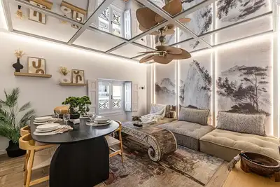 Image de Waou Plaza de Oriente es Mia - Corta Duración