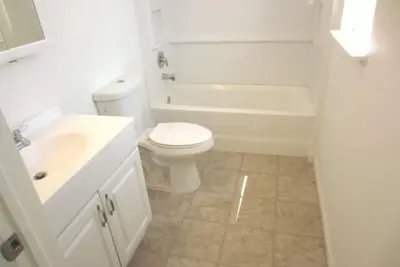 Mid-Term Rental Home in Hamilton New Jersey-Perfect for complex groups.