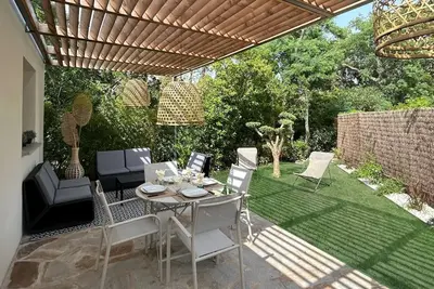 Image de Appartement T2 centre Porto-Vecchio clim & jardin