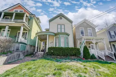 Renovated Vintage Chic Oasis - Urban Homestead, 8 Min Downtown Access!