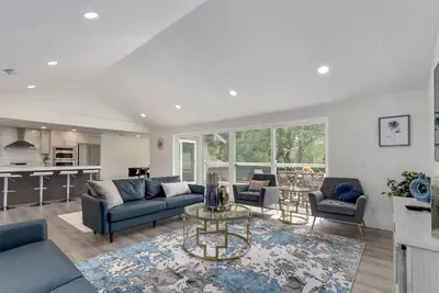 Image de Village Homes: Elegant Serene Retreat