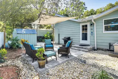 Image de Dog-Friendly Daytona Beach Cottage w/ Patio!