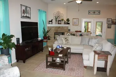 Image de Modern home - quiet neighborhood