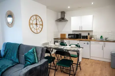 Image de Budget-Appartement-Salle de bain privée séparée-Vue sur Rue-free street parking