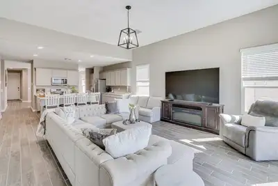 Image de Maricopa Home w/ Yard - 1 Mi to Harrah’s Casino!