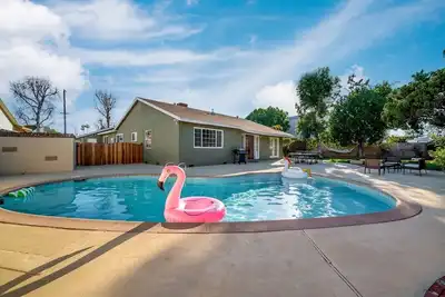 Image de Charming Hollywood Oasis