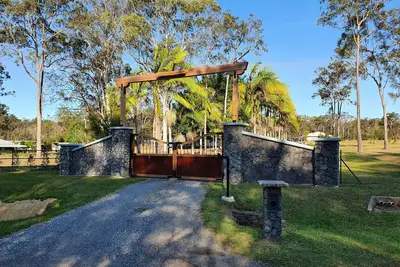 Image de Luxurious Countryside Retreat - Visit our acreage property! 😊