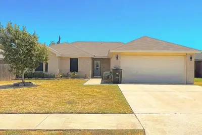 Image de Relax with your family in this peaceful home located 5 minutes from Ft. Cavazos