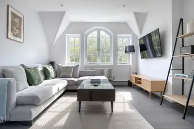 Image de Serene St Johns Wood 2br, nr Park & Universities, by Blueground