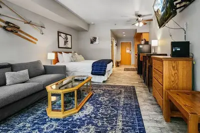 Image de Ski-In\/Ski-Out Studio Retreat at Keystone