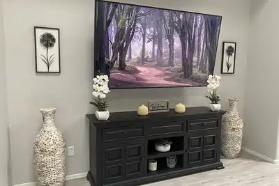 Image de Super close to all the fun, short walk to Westgate Entertainment District.