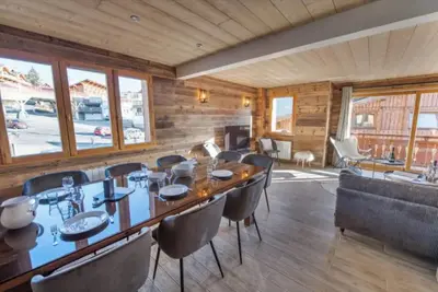 Image de Chalet '24 Pers Sur La Roite Du Tour' avec balcon et Wi-Fi