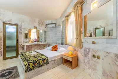 Image de Maison de campagne 'Paco's Resort Luxury House 16' avec vue sur la mer, Wi-Fi et climatisation