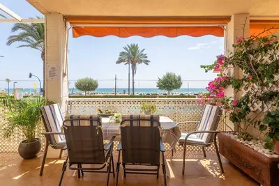 Image de Appartement \"Primera Linea San Juan\" avec vue sur la mer, piscine partagée et Wi-Fi