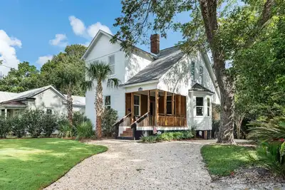 Image de St. Germaine Updated historical home located in Georgetown Sc