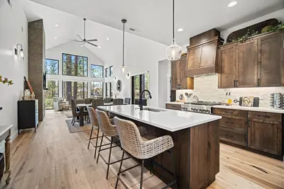 Image de Family Forest Stay with Hot Tub, Bunks & Patio