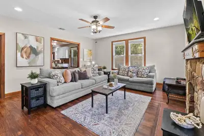 Image de Beautiful Historic Home Near At&T Stadium & Uta