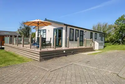 Image de 32 Sanctuary Lodge, pet friendly, with pool in Y Ffor