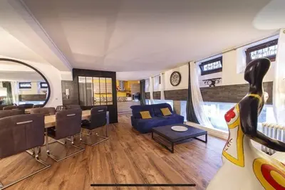 Image de Home voltaire appartement Idéalement situé hyper centre 3 chambres.