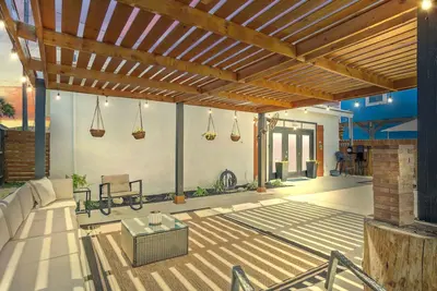 Image de Bodhi's Bungalow! Close to the Beach!