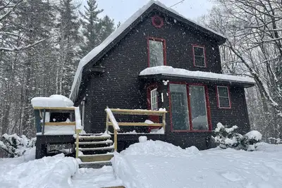 Image de Plush Vermont ski + summer chalet in serene Jamaica Vermont!