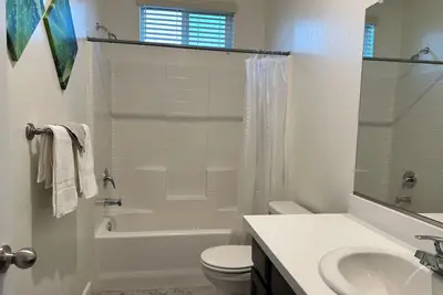 Image de Brand new 3 bedroom 2 bath home near Lemoore Golf Course\n