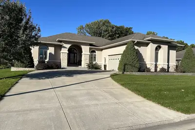 Image de Beautiful home located in the heart of Spring Green, close to area attractions