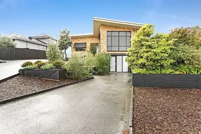 Image de The Family Beachside Escape by Ready Set Stay - Guest House