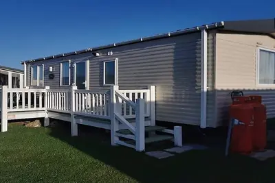 Image de Beautiful Brand New Abi Hamilton with Patio doors leading to outside decking