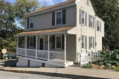 Image de Cozy Home close to town/50 minutes to Penn State. \n