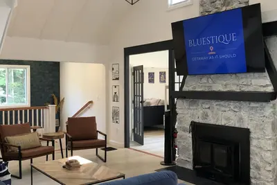 Image de Lux Haven Oasis retreat just 1 Hr from Nyc Fully Furnished Rental in Carmel, Ny!