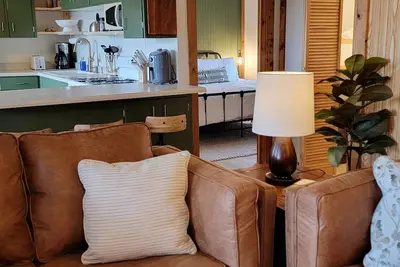 Image de Modern Cottage on Stone Lake near access to Endless trails!