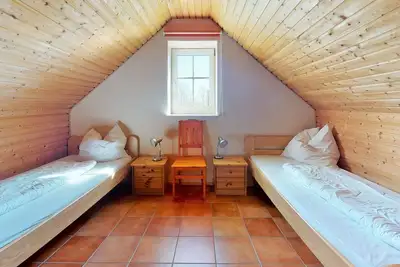 Image de 75m² 4 Räume 3 Sz 1 Duschbad/wc Terrasse - Familienhof Miller