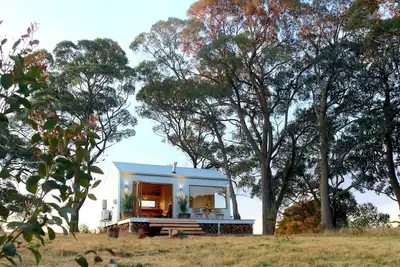 Image de Southern Highlands Vineyard Cabin by Outpost