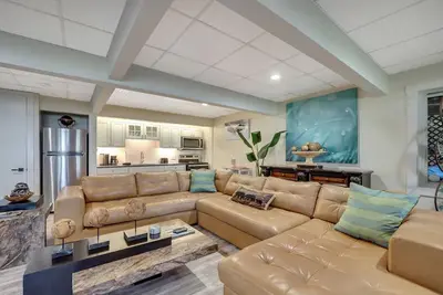 Image de Private Guest Suite | Lake Michigan | Beachfront | Remodeled | Pet Friendly