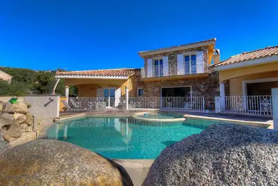 Image de Villa 8 couchages climatisée, jardin clos, parking, Piscine chauffée