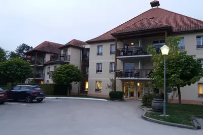 Image de Au calme, appartement *** à 5 minutes de Beaune, piscine, sauna, proximité golf