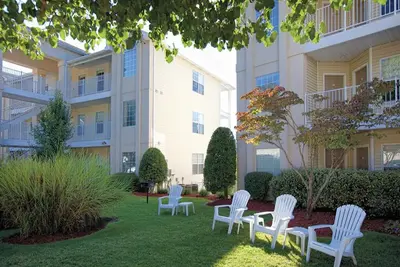 Image de 2 Bedroom Lockoff Unit, Sleeps 6, at Branson At The Falls Resort! !