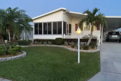 Image de Close to beaches, restaurants and museums. Well appointed home. December/March