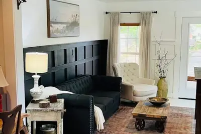 Image de Modern Farm House Pensacola, Fl\nCentrally located in the heart of Pensacola