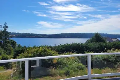 Image de Water view, bright and open 3 bedroom Habor House