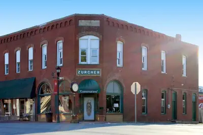 Image de Zurcher on Main, Historic Apartment near Walt Disney Museum, Marceline Mo