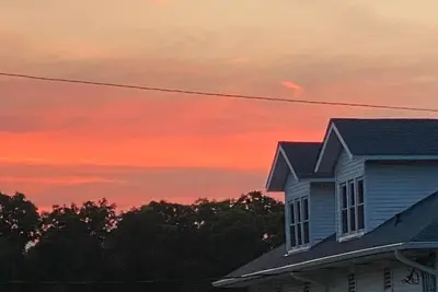 Image de Relaxing 7- bedroom Retreat Center, Glamping style. 250 acres, hiking trails