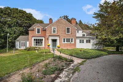Image de Lake Bluffs Farmhouse