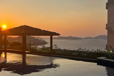Image de Escape to Paradise: Stunning Acapulco Retreat on Vrbo Awaits Your Arrival