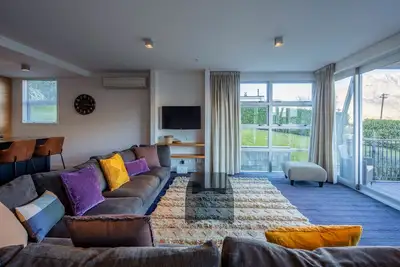 Image de Marina Escape: Peaceful and Spacious 2 Bedroom Apt\n\n