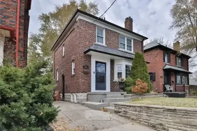 Image de Executive Detached Home For Longer Stays (Minutes to Downtown & Danforth)