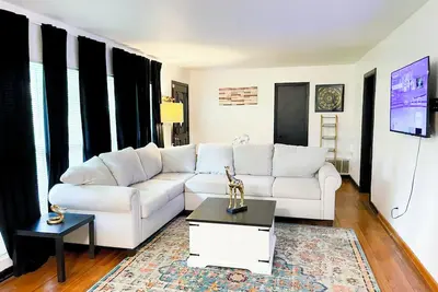 Spacious Home < 6 min to Fsu Stadium and < 13 min to Famu Campus