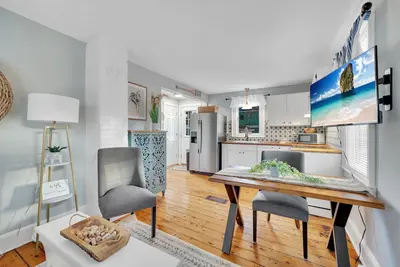 Image de Adorable Cottage, 5 min walk to water & town