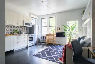 Image de The Bond Townhouse – Cobble Hill Duplex with Private Garden